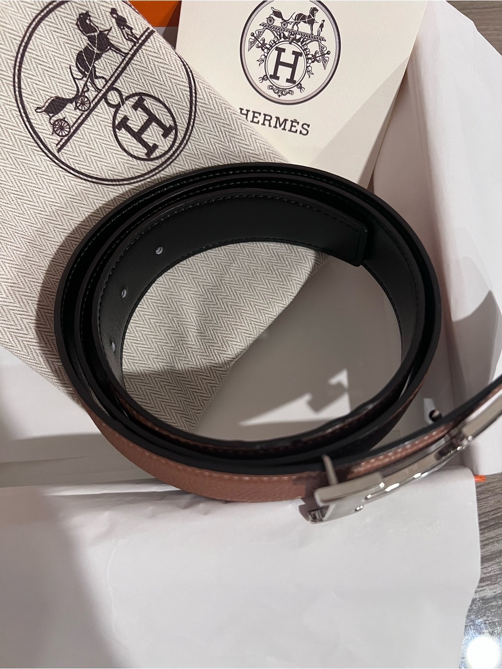 Hermes Brown/ Black Reversible Leather H-Buckle Belt size 90 - Picture 5 of 12